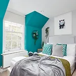 Striking Monroe Suite!