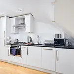 Striking Monroe Suite!