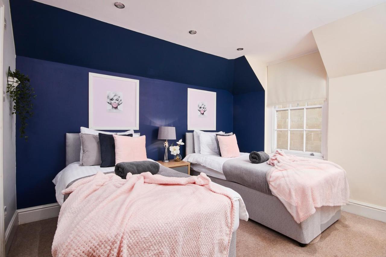 Striking Monroe Suite! * Bath