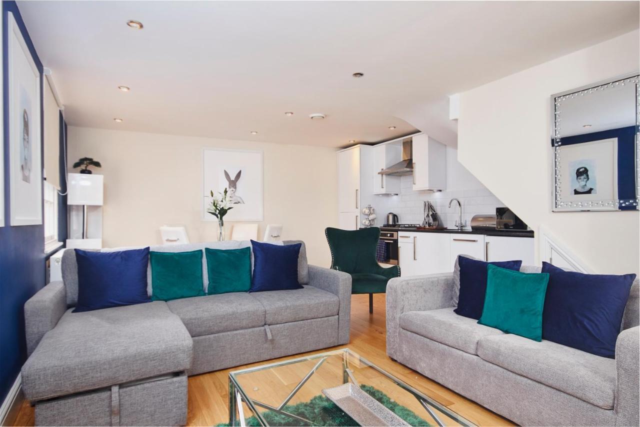 Apartment Striking Monroe Suite! *