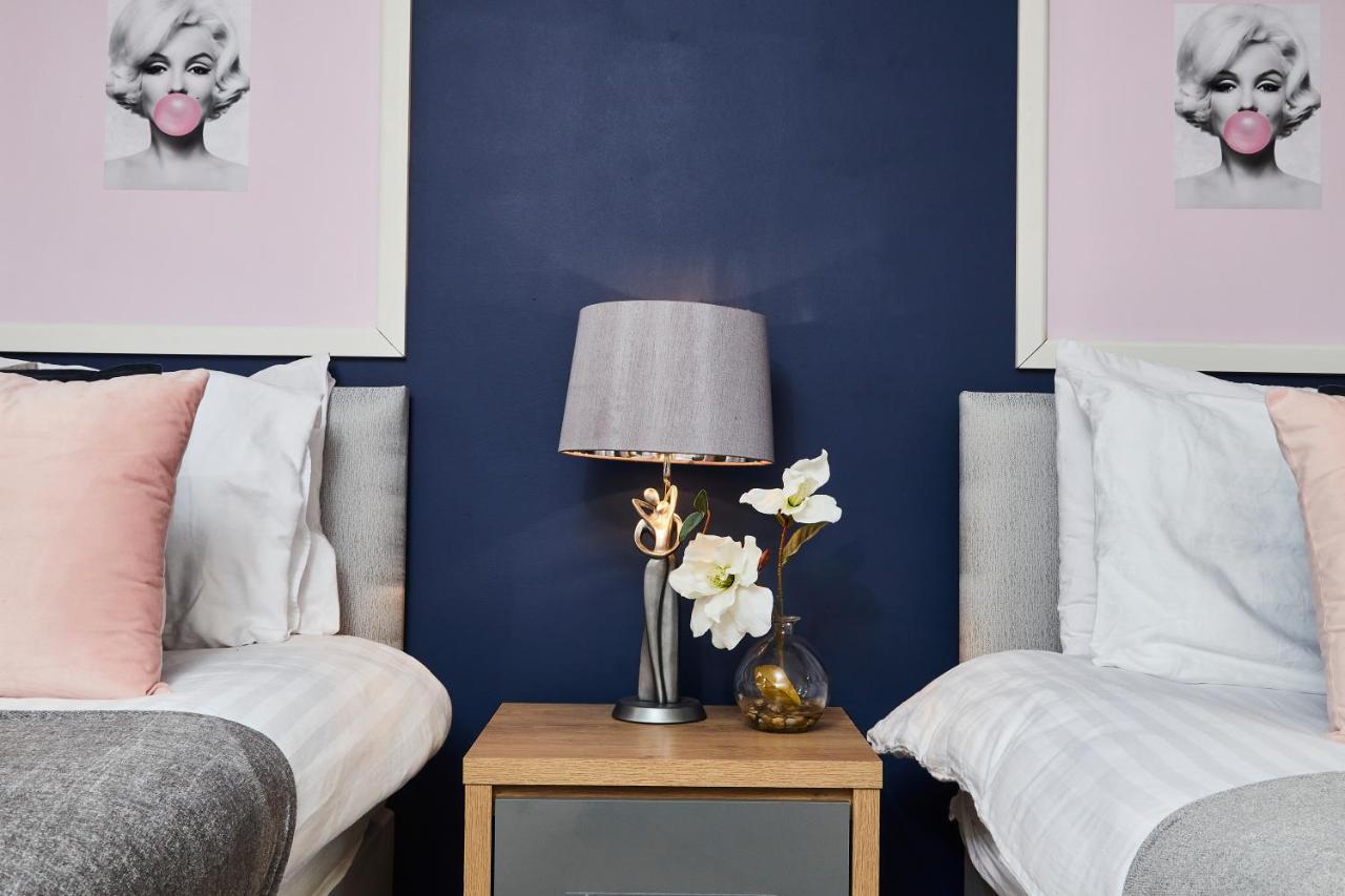 Striking Monroe Suite! Apartment